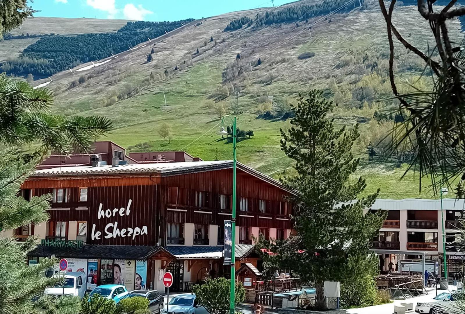 Hotel Le Sherpa Ле-дез-Альп Екстер'єр фото