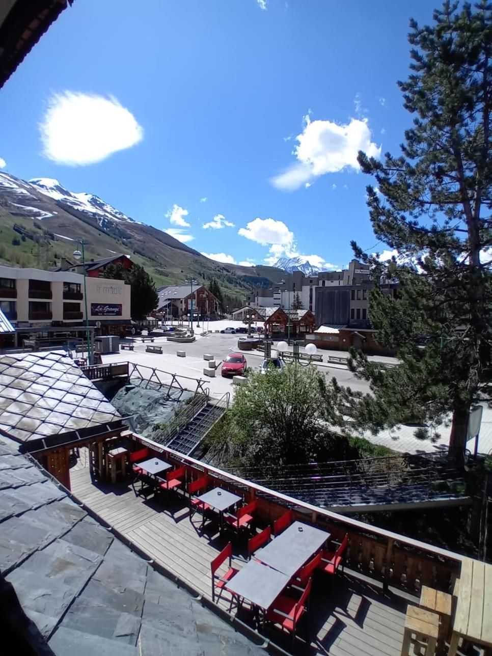 Hotel Le Sherpa Ле-дез-Альп Екстер'єр фото