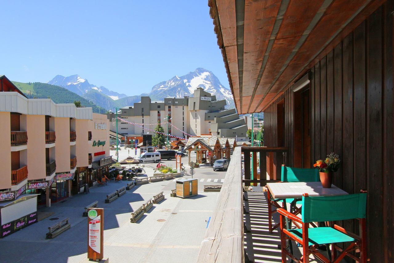 Hotel Le Sherpa Ле-дез-Альп Екстер'єр фото